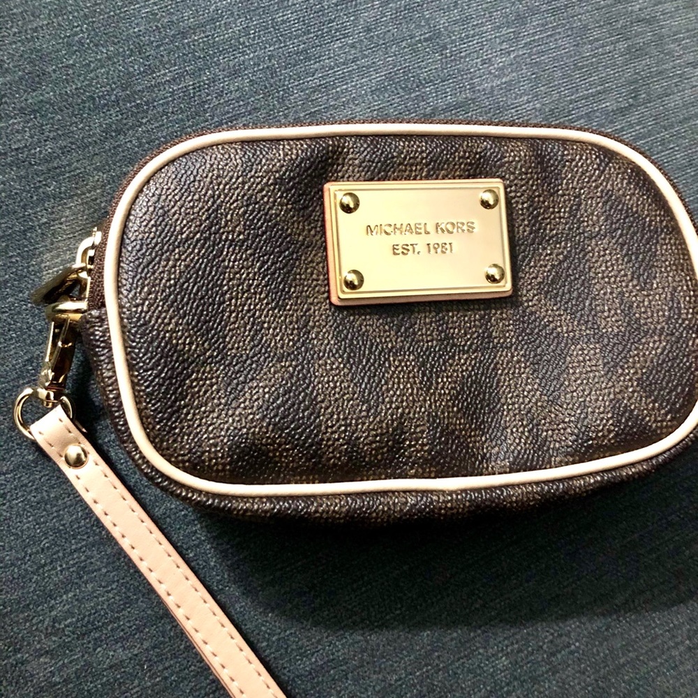Michael Kors Wristlet